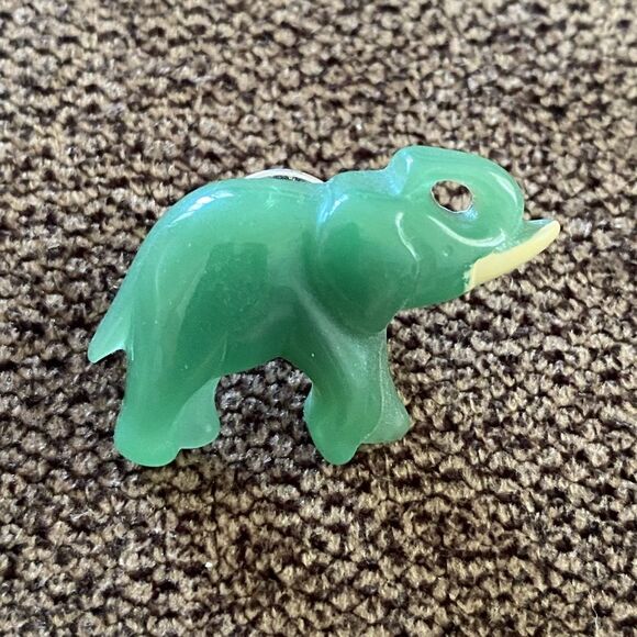 Vintage Avon Lucky Friends Green Elephant Pin. - Picture 2 of 5